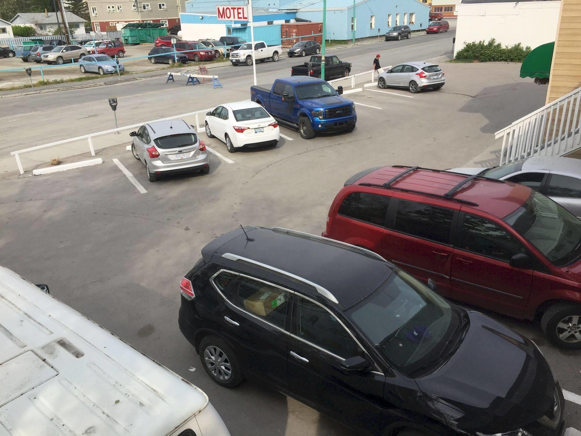 北部轻量汽车旅馆 耶洛奈夫 外观 照片